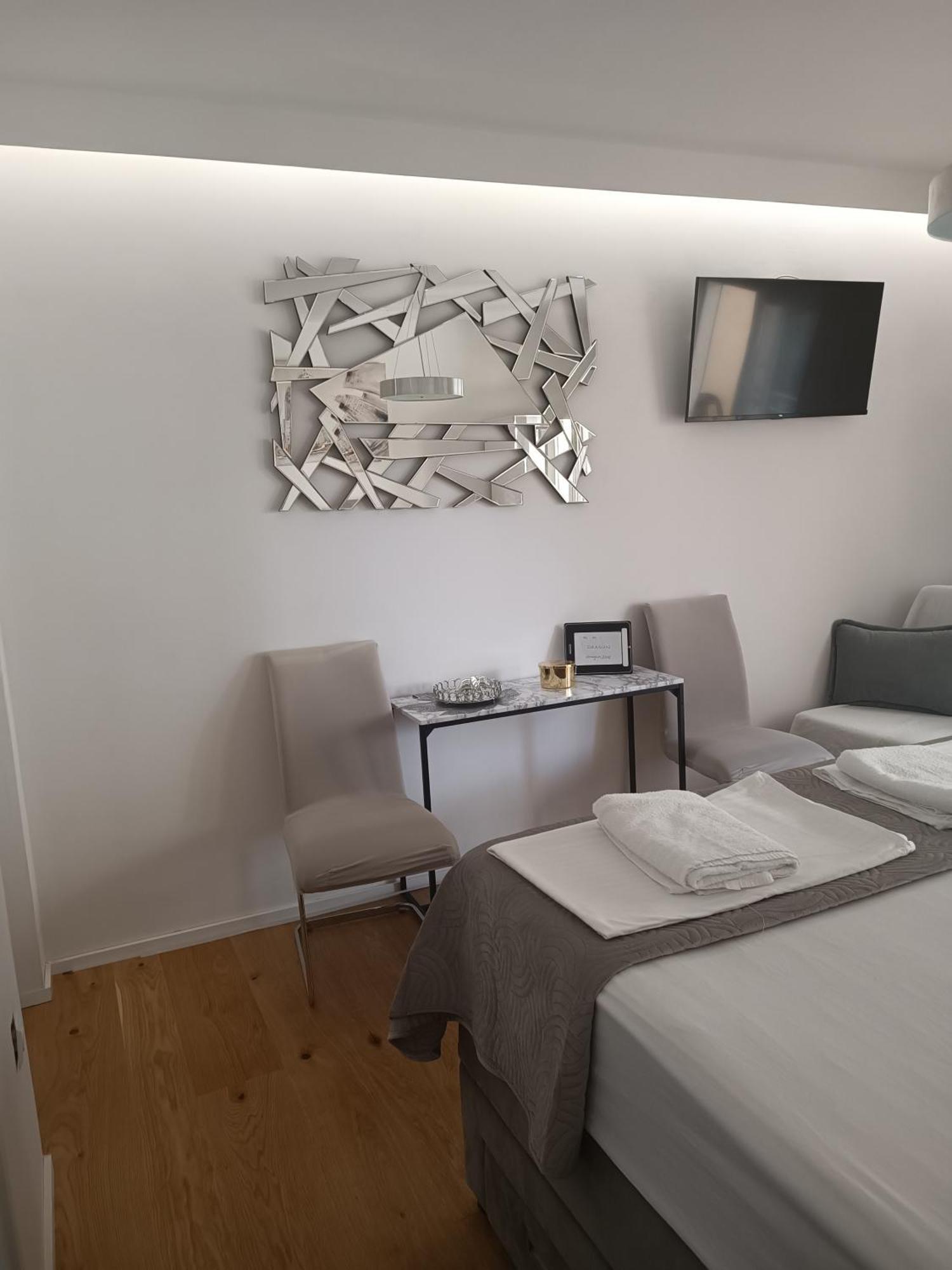 Apartment Golden Sunrise - 4 Ul.Petra Svacica11 Baška Voda Extérieur photo